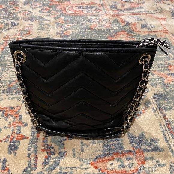 Like new! Talbots Bag shoulder or crossbody bucket black leather chain strap - Picture 11 of 16